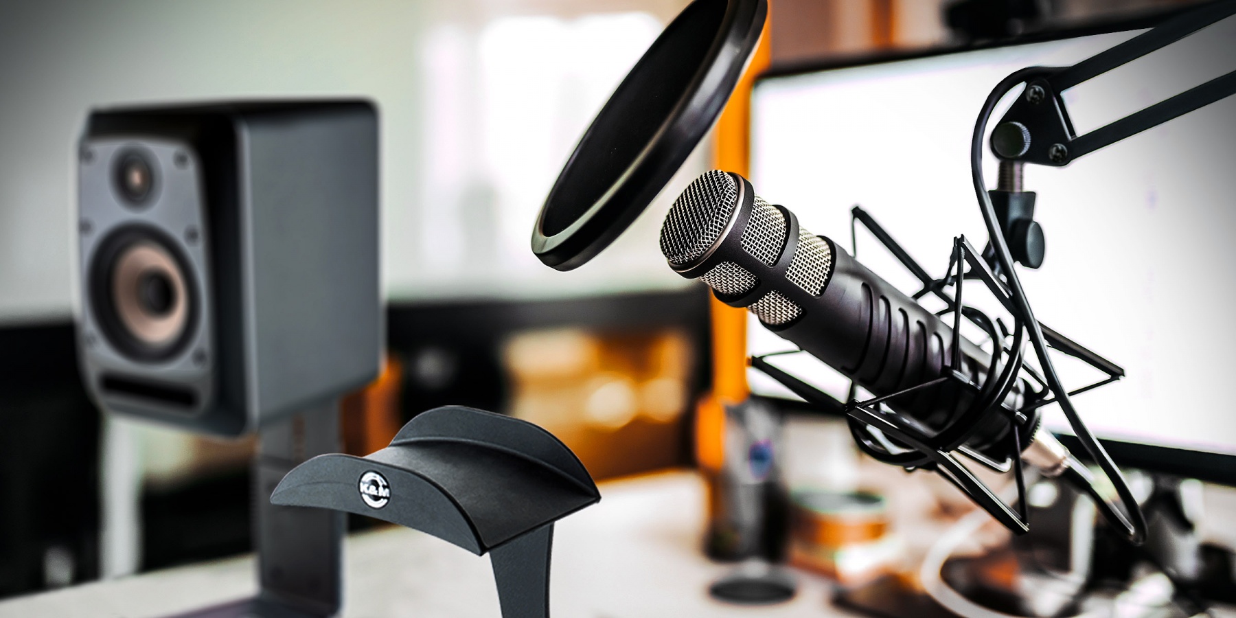 Equipment for your podcast production - König & Meyer